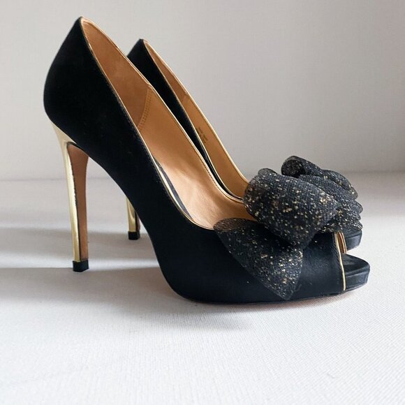 Badgley Mischka Black Satin  Bow Detail Peep Toe Heels 6M - Picture 1 of 11
